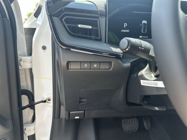 New 2025 Nissan Kicks SR w/ SR Premium Package image 17