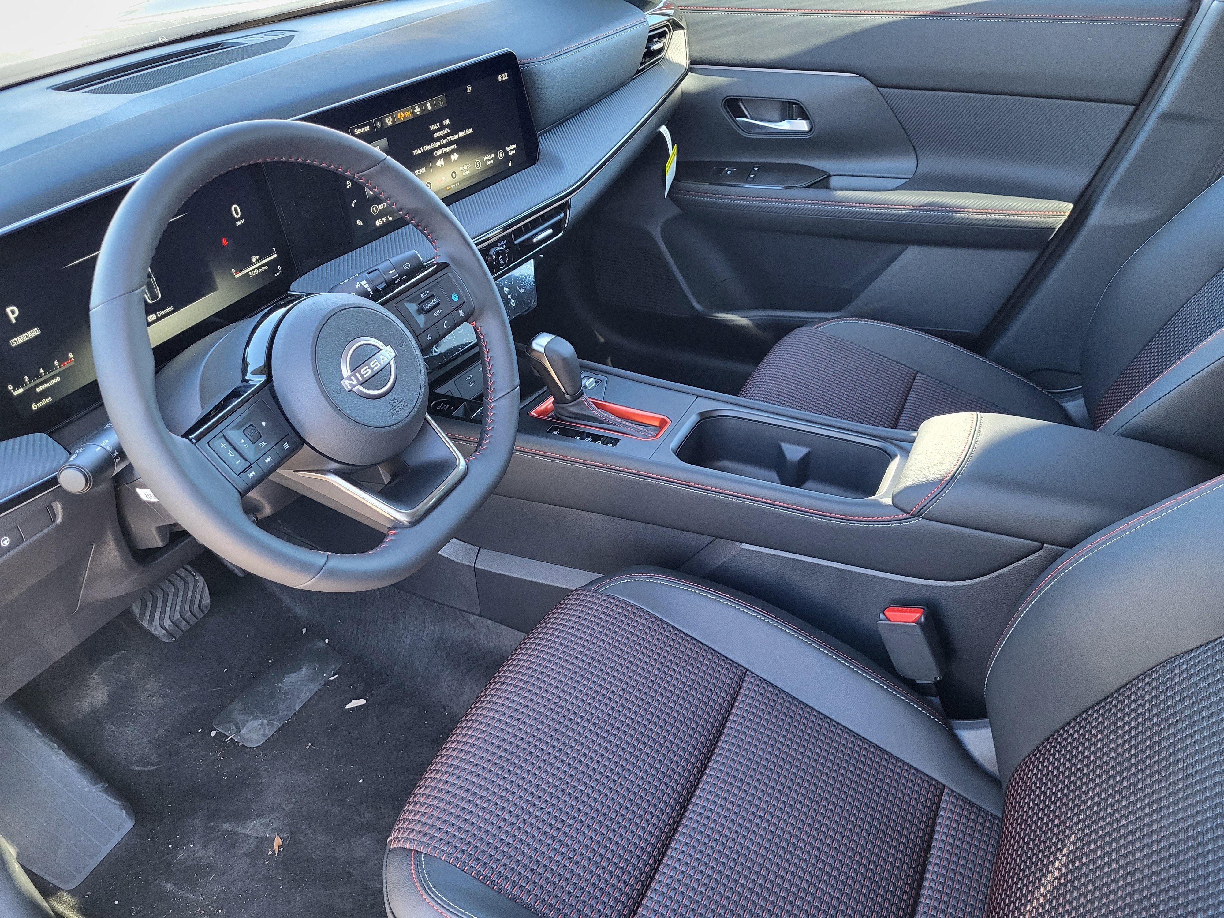 New 2025 Nissan Kicks SR w/ SR Premium Package image 6