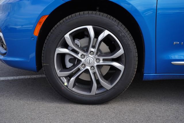 New 2026 Chrysler Pacifica Pinnacle AWD/4WD image 9