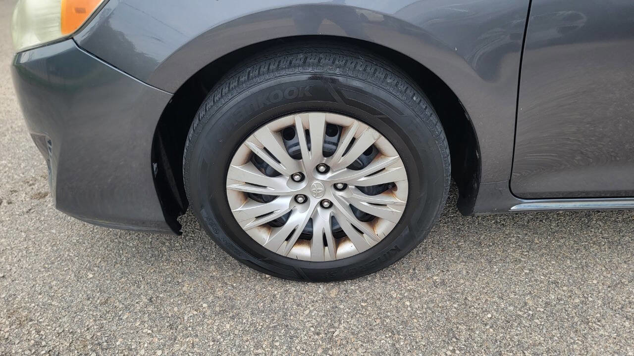 Used 2013 Toyota Camry LE FWD image 33