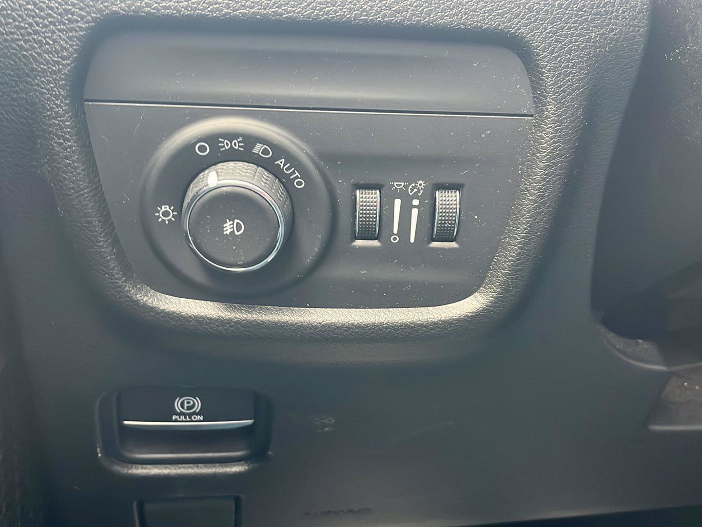 Used 2021 Jeep Grand Cherokee L Limited AWD/4WD image 13
