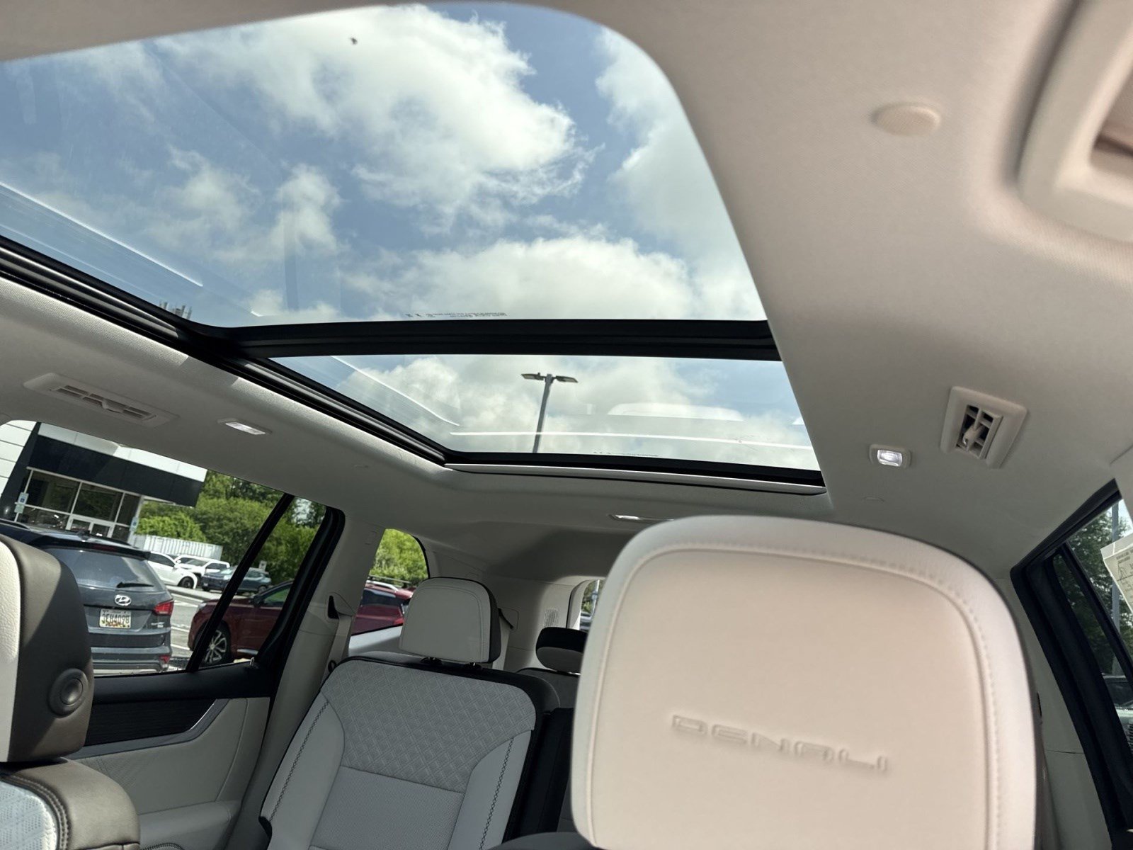 New 2026 GMC Acadia Denali w/ Super Cruise Package AWD/4WD image 18