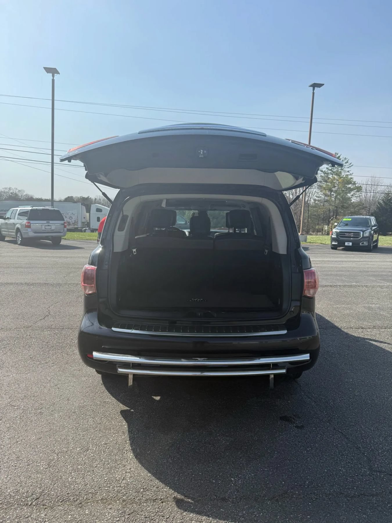 Used 2012 INFINITI QX56 4WD w/ Deluxe Touring Pkg image 47