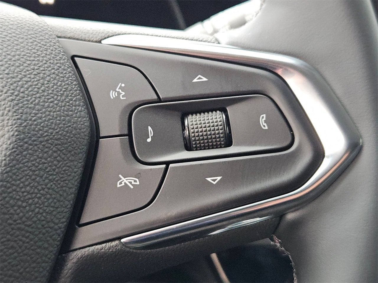 New 2026 Chevrolet Trax LT w/ Driver Confidence Package FWD image 14