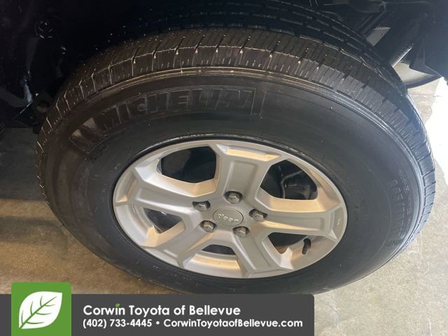 Used 2022 Jeep Wrangler Unlimited Sport image 25