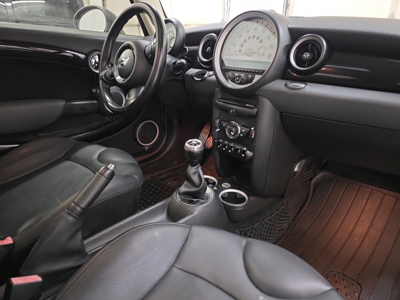 Used 2011 MINI Cooper S image 26