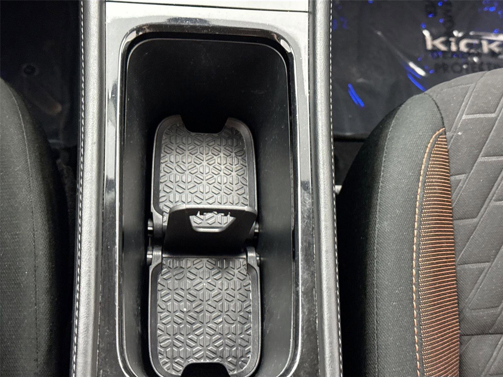 Used 2021 Nissan Kicks SR w/ Interior Electronics Package image 25