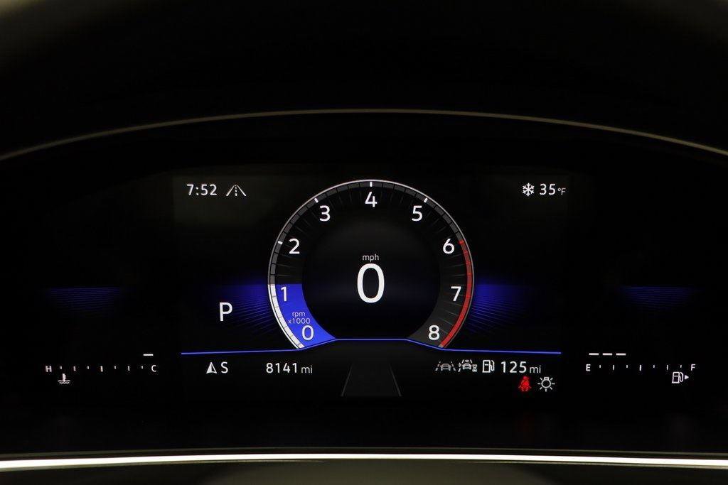 Certified 2024 Volkswagen Tiguan SE R-Line image 7