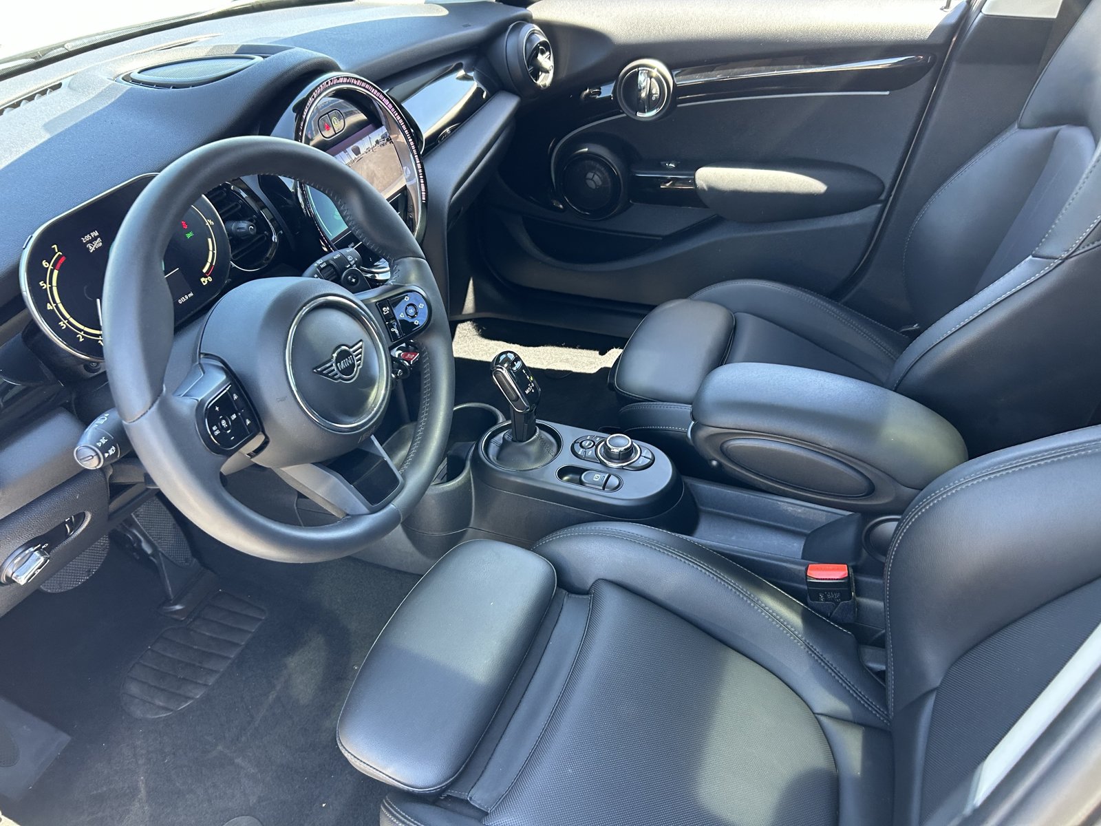 Used 2022 MINI Cooper S w/ Driver Assistance Package FWD image 25