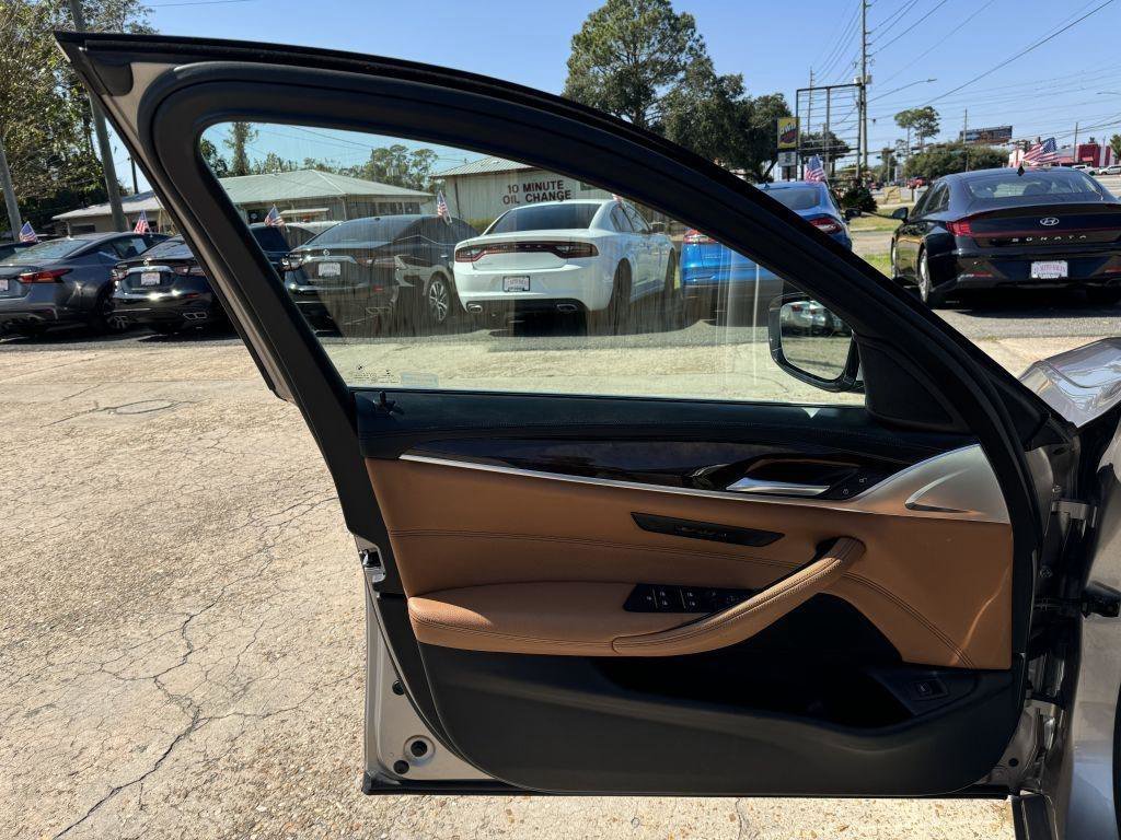 Used 2018 BMW 530i image 12