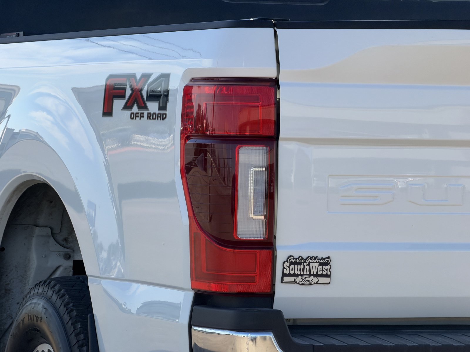 Used 2022 Ford F350 Lariat w/ Lariat Ultimate Package AWD/4WD image 13