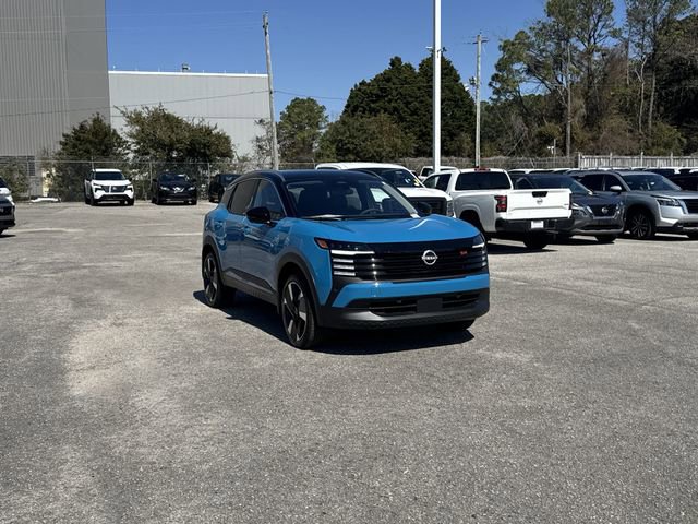 Used 2025 Nissan Kicks SR AWD/4WD image 3