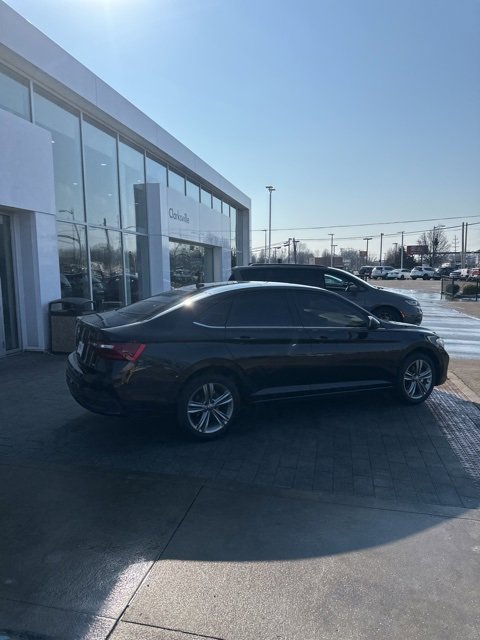 Certified 2024 Volkswagen Jetta SE w/ Panoramic Sunroof Package image 7
