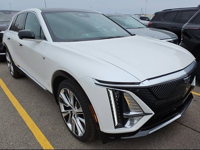 Used 2025 Cadillac Lyriq Luxury w/ LPO, Floor Liner Package image 1