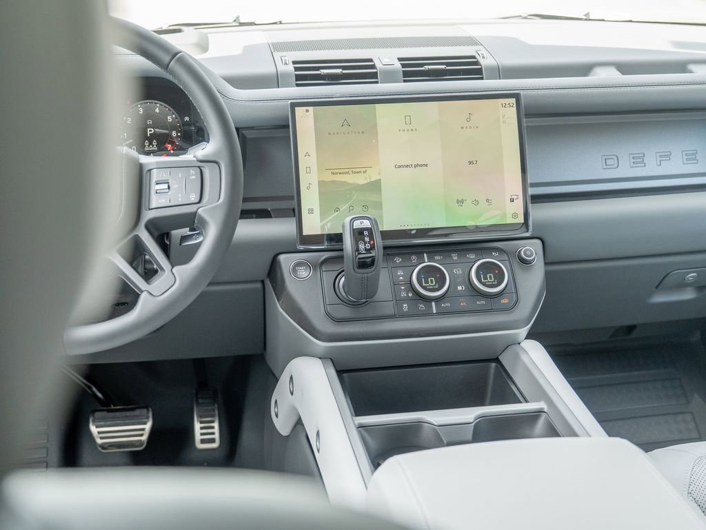 New 2026 Land Rover Defender 130 V8 AWD/4WD image 19