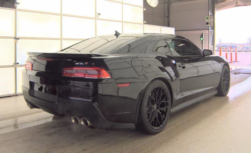 Used 2015 Chevrolet Camaro ZL1 RWD image 4
