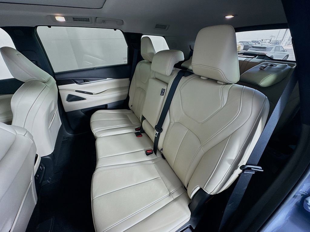 Used 2023 INFINITI QX60 Sensory w/ Cargo Package image 26