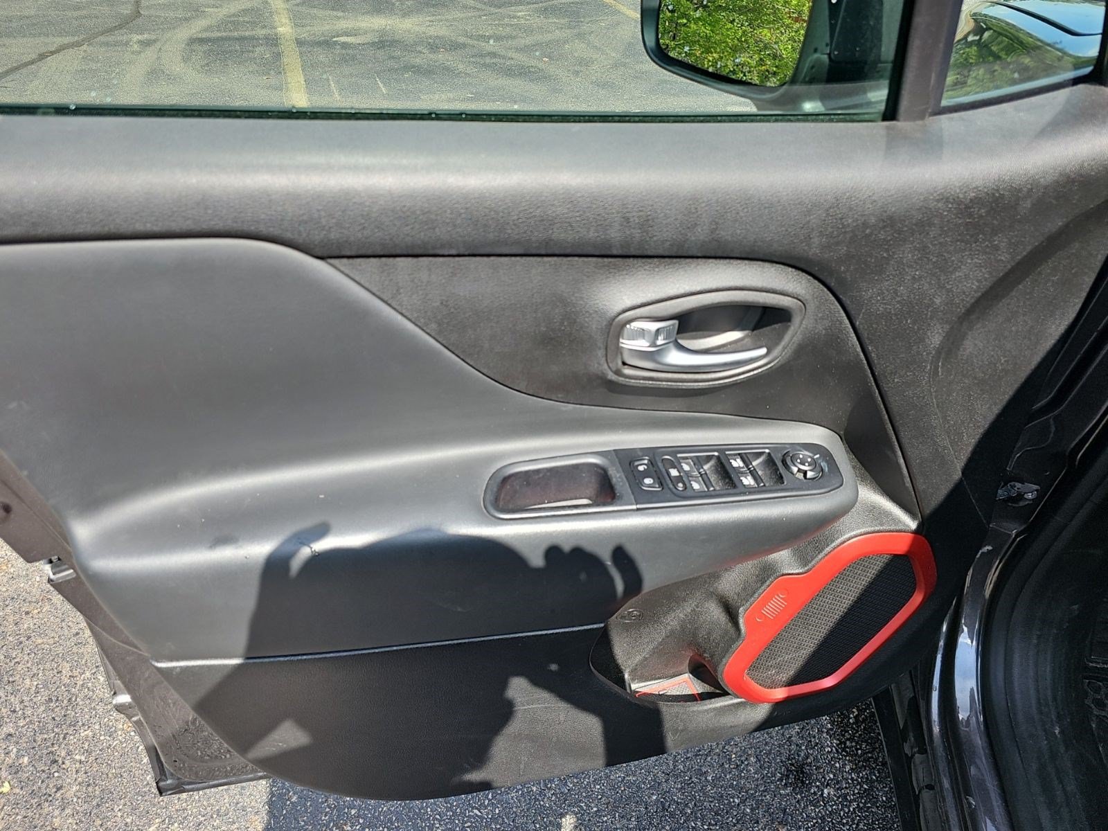 Used 2019 Jeep Renegade Trailhawk AWD/4WD image 20