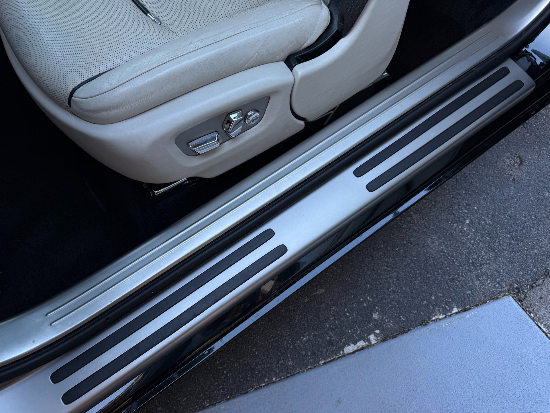 Used 2014 Rolls-Royce Wraith image 54