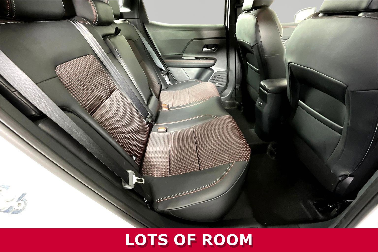 Used 2025 Nissan Kicks SR image 23