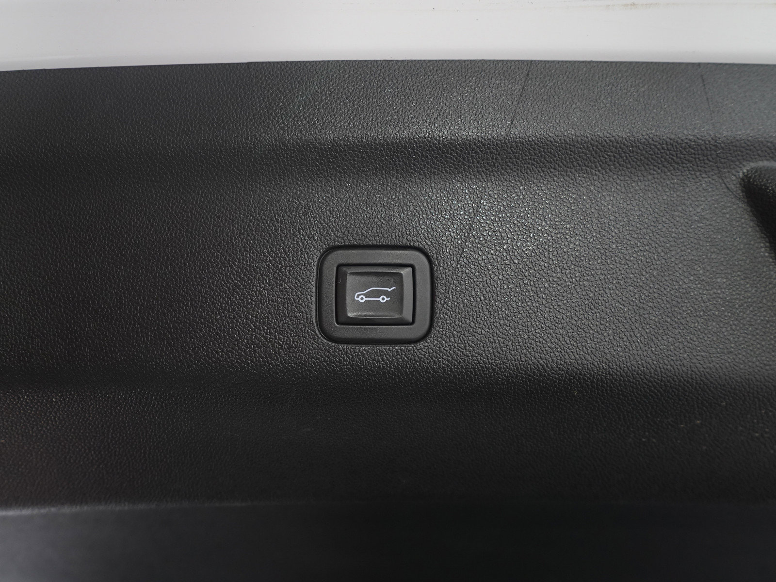 Used 2025 GMC Yukon XL Denali AWD/4WD image 11