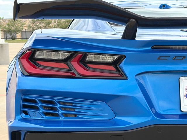 Used 2025 Chevrolet Corvette Z06 RWD image 12