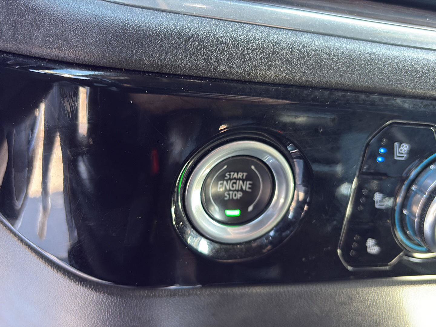 Used 2023 GMC Sierra 1500 SLT w/ SLT Convenience Package RWD image 24