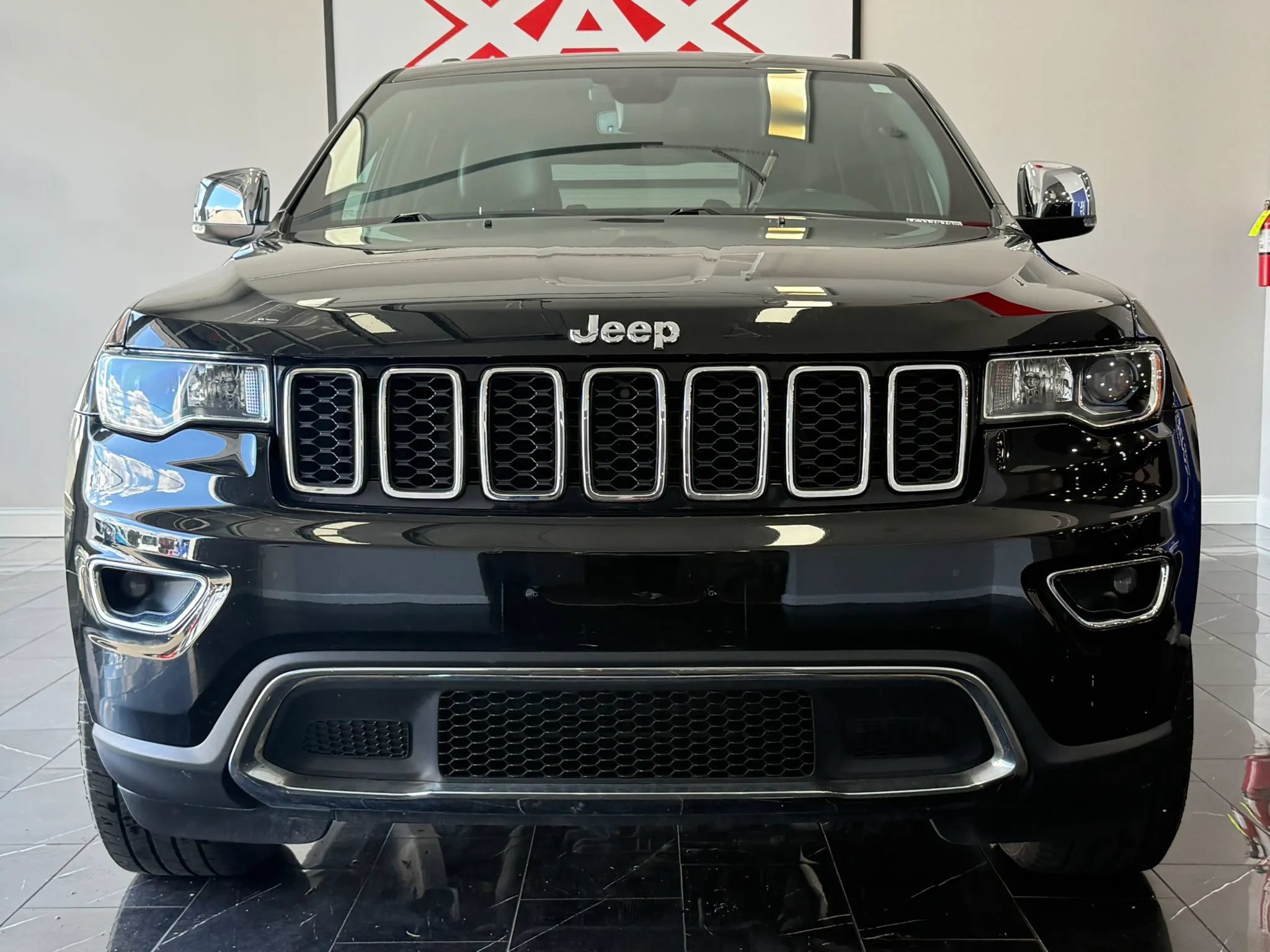 Used 2020 Jeep Grand Cherokee Limited AWD/4WD image 2