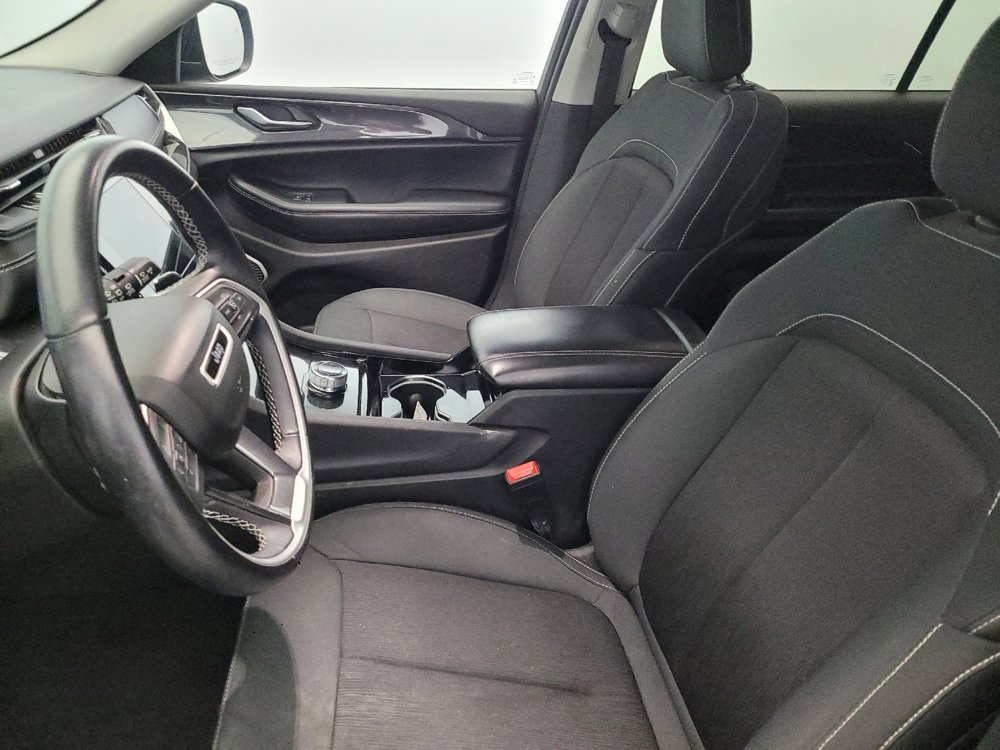 Used 2022 Jeep Grand Cherokee L Laredo w/ Luxury Tech Group I image 17