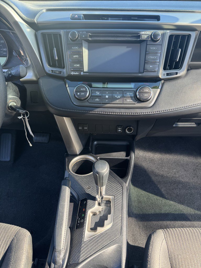 Used 2015 Toyota RAV4 XLE image 16