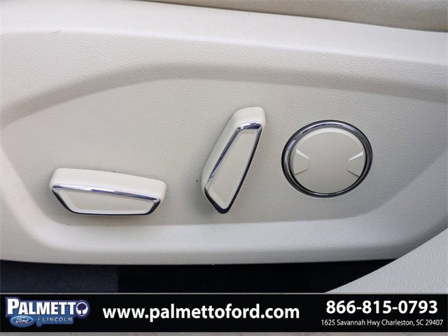 Used 2015 Ford Fusion SE image 20