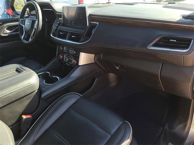 Used 2023 Chevrolet Suburban Premier image 7