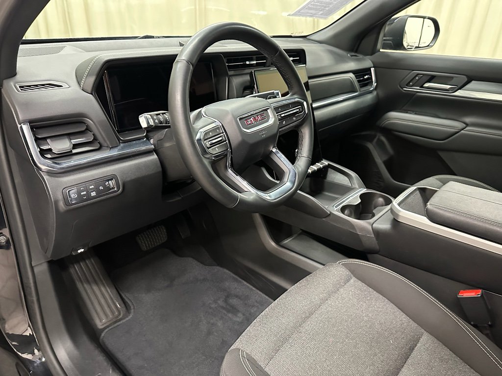 Used 2025 GMC Terrain Elevation image 29