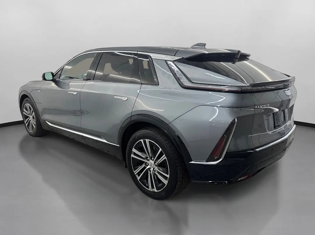 Used 2023 Cadillac Lyriq AWD image 7