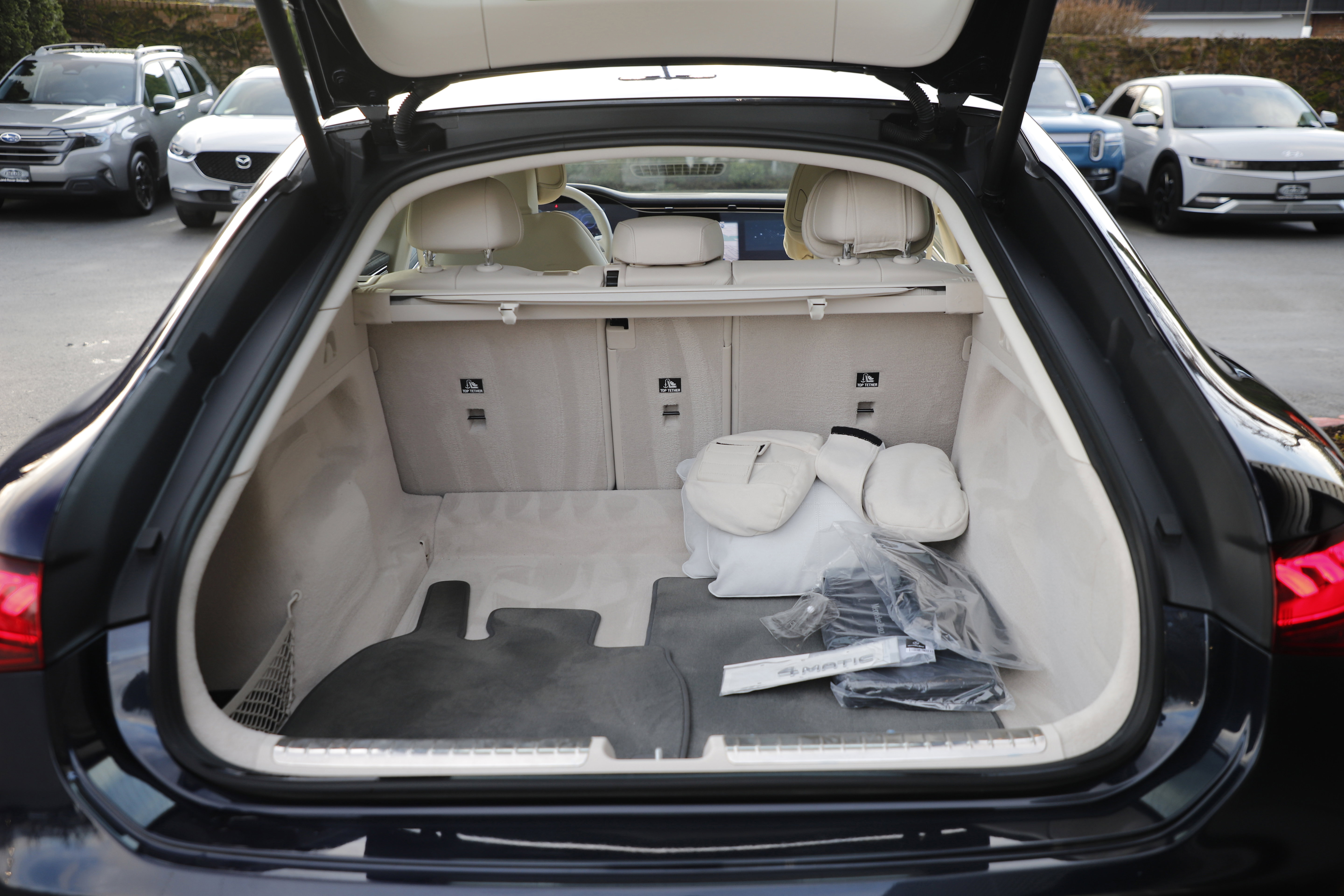 Used 2022 Mercedes-Benz EQS 580 4MATIC Sedan image 16