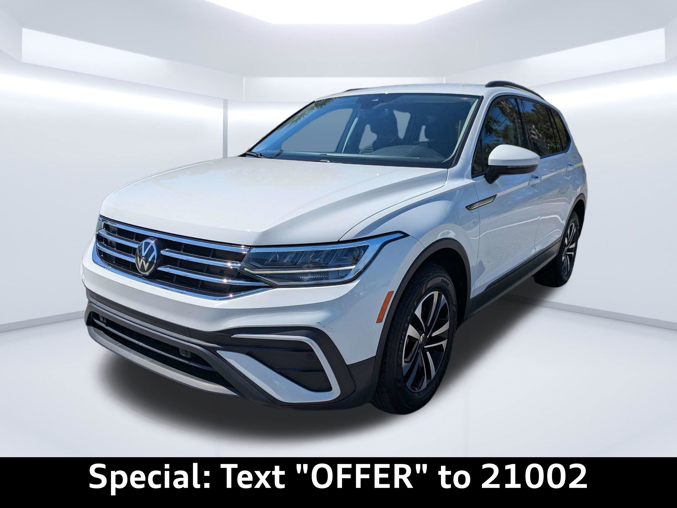 Used 2024 Volkswagen Tiguan S FWD image 8