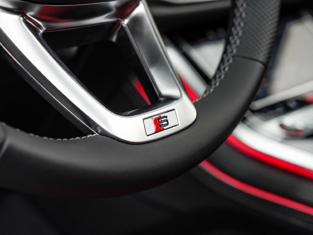 New 2026 Audi SQ7 Prestige AWD/4WD image 13