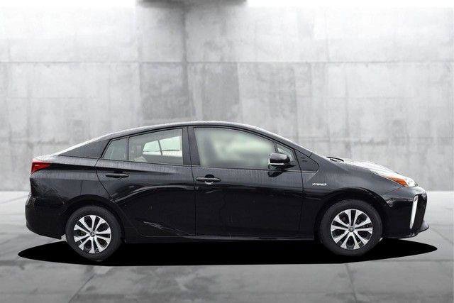 Used 2019 Toyota Prius XLE image 5