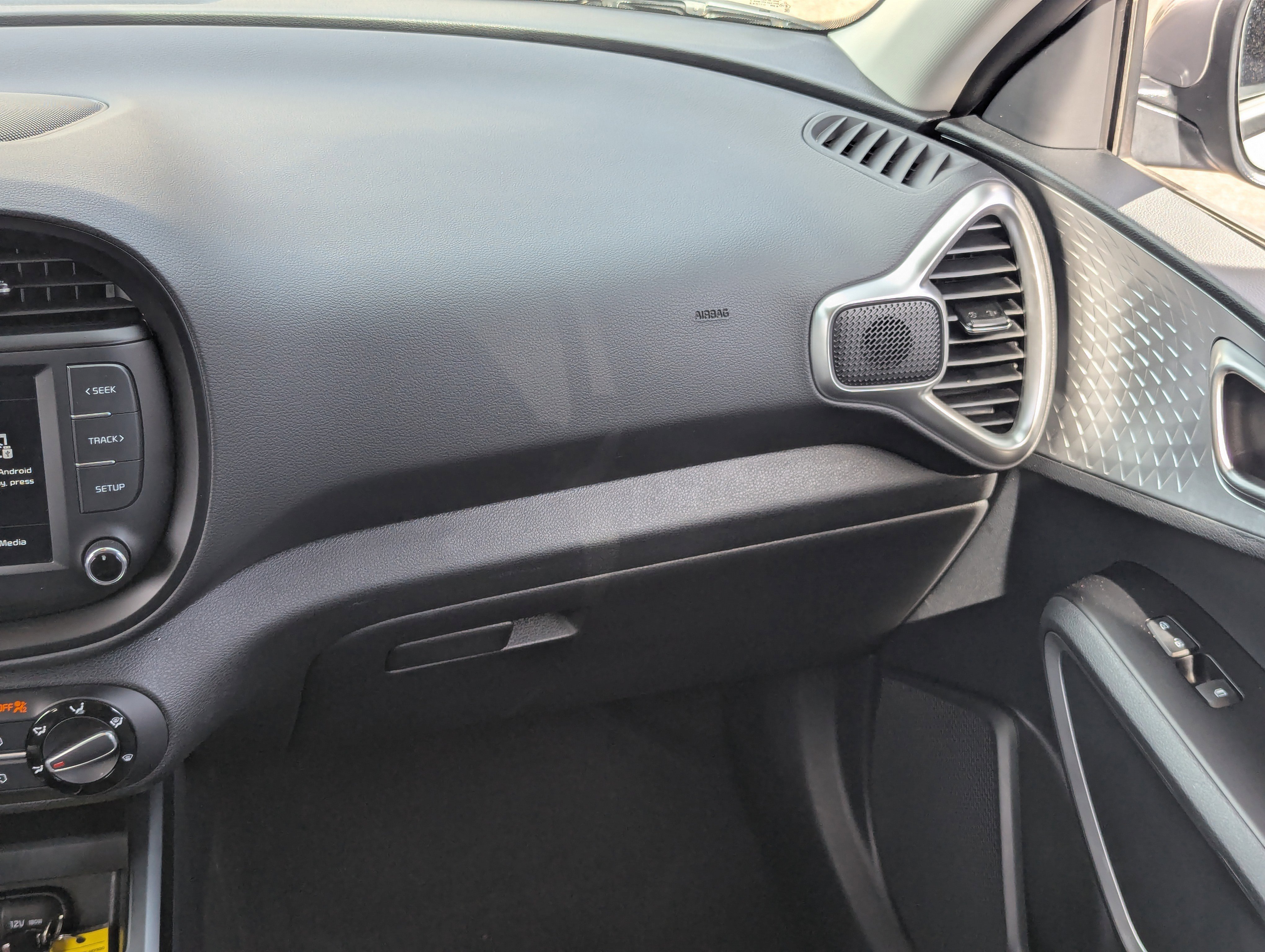 Certified 2025 Kia Soul S image 15