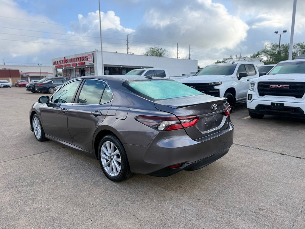 Used 2023 Toyota Camry LE FWD image 5