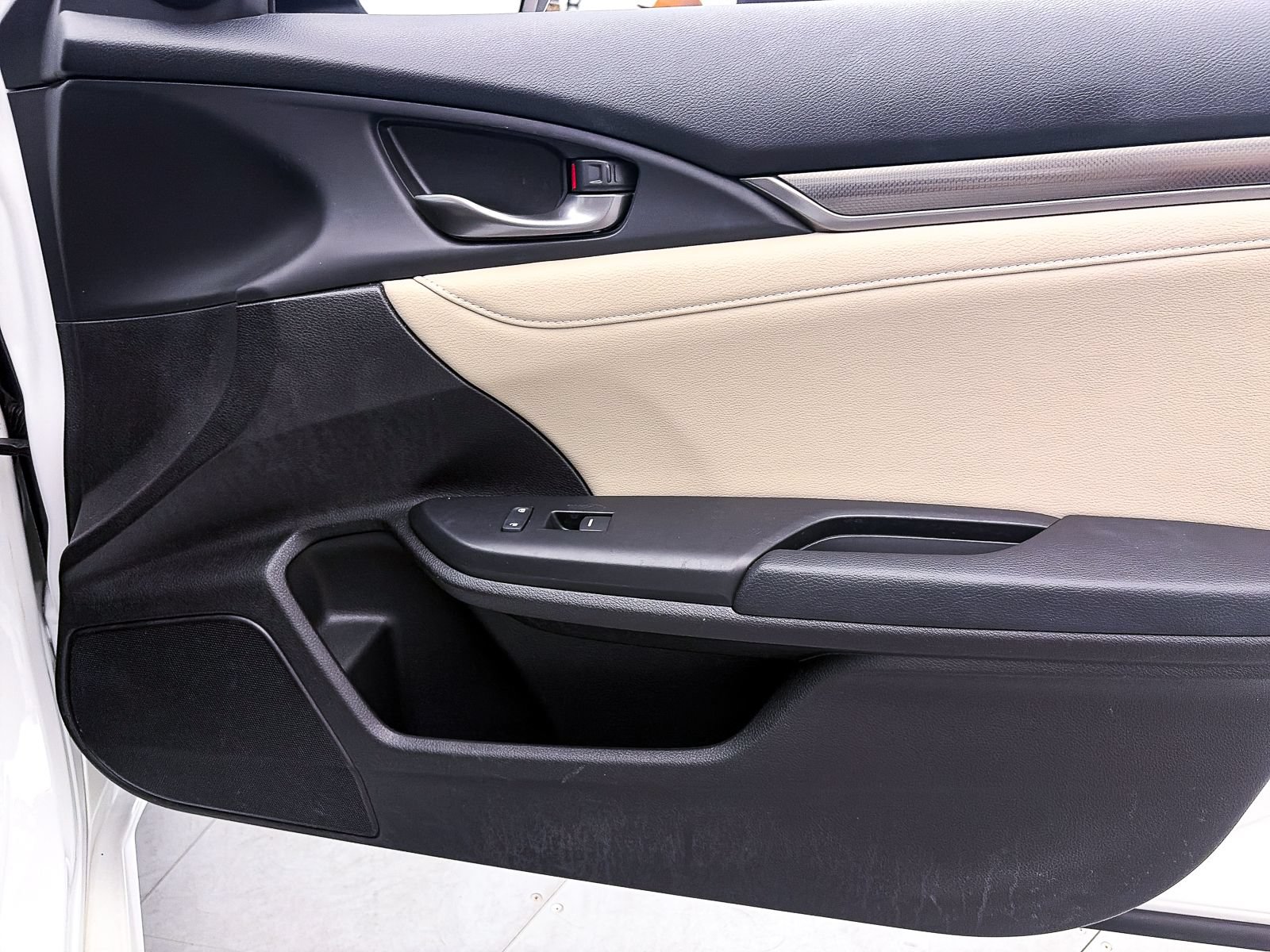 Used 2017 Honda Civic EX-L image 32