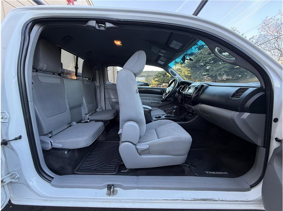 Used 2013 Toyota Tacoma 4x4 Access Cab w/ Convenience Pkg image 25