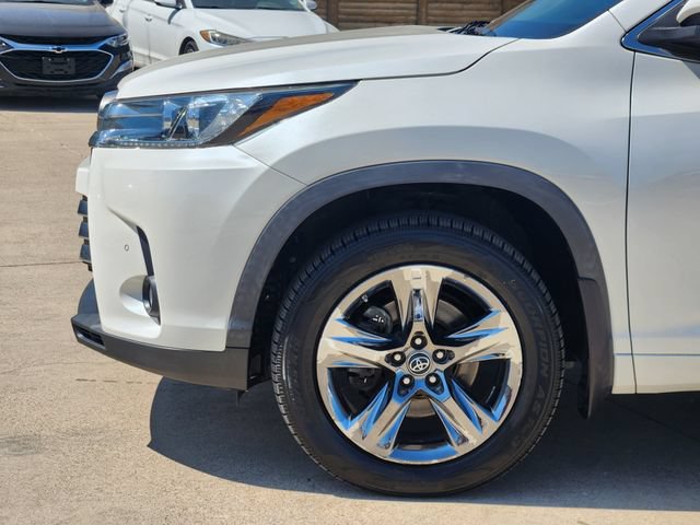 Used 2019 Toyota Highlander Limited Platinum AWD/4WD image 16