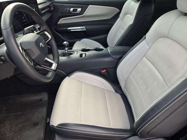 Used 2025 Ford Mustang GT Premium image 14