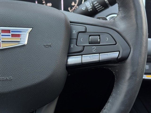 Used 2022 Cadillac XT4 Luxury w/ Cold Weather Package image 17