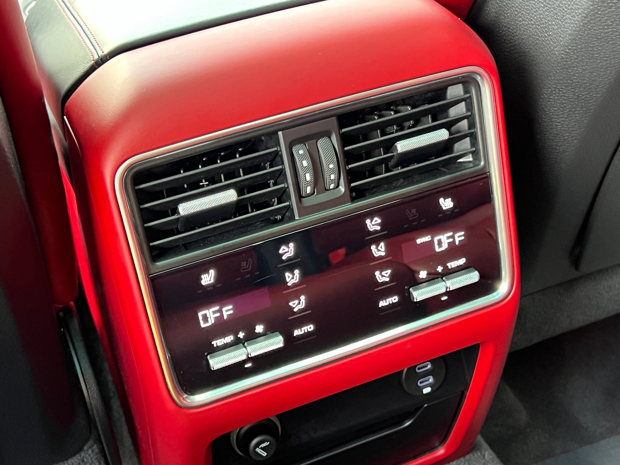 Used 2021 Porsche Cayenne Turbo AWD/4WD image 17