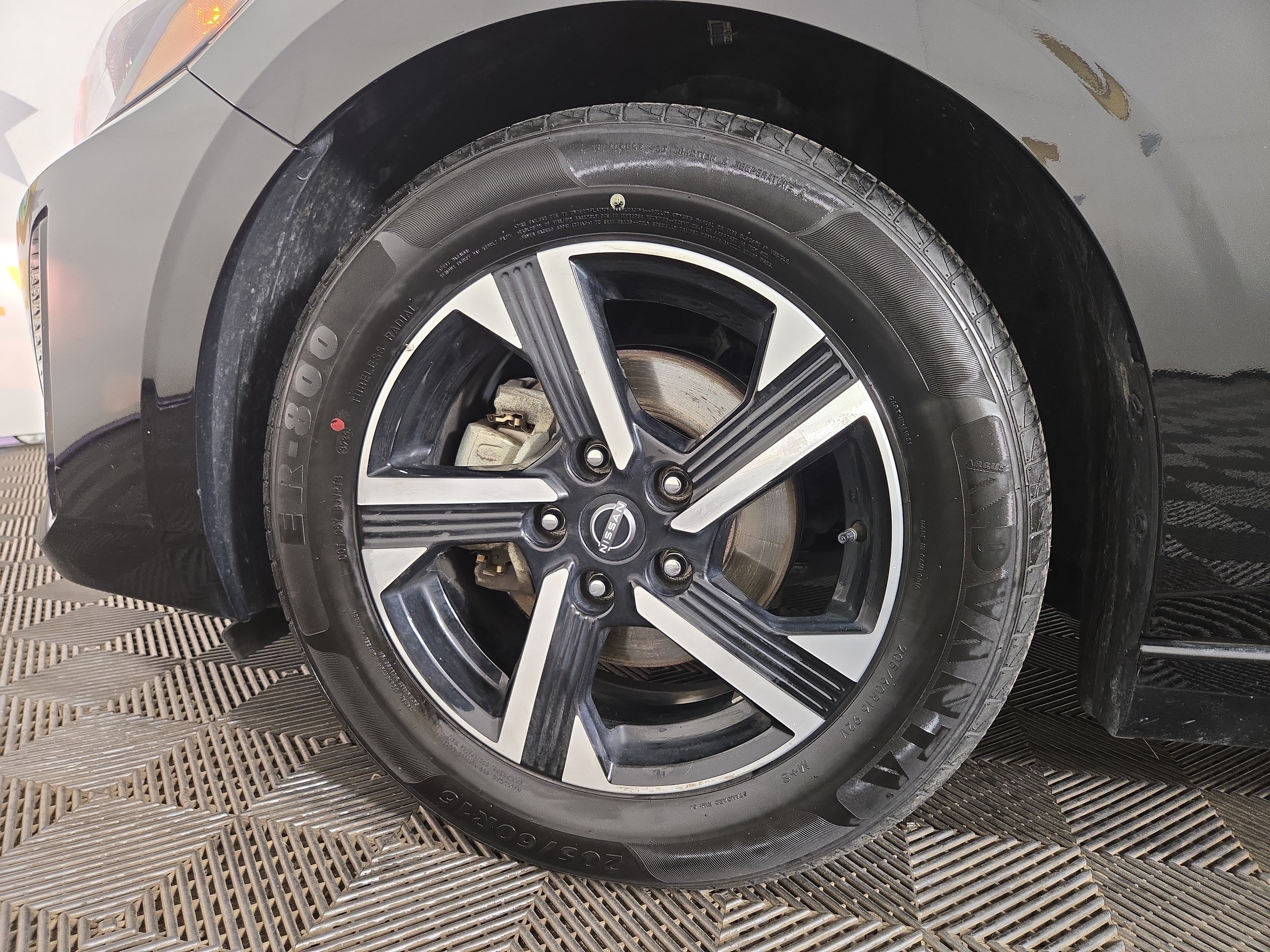 Used 2024 Nissan Sentra SV FWD image 33