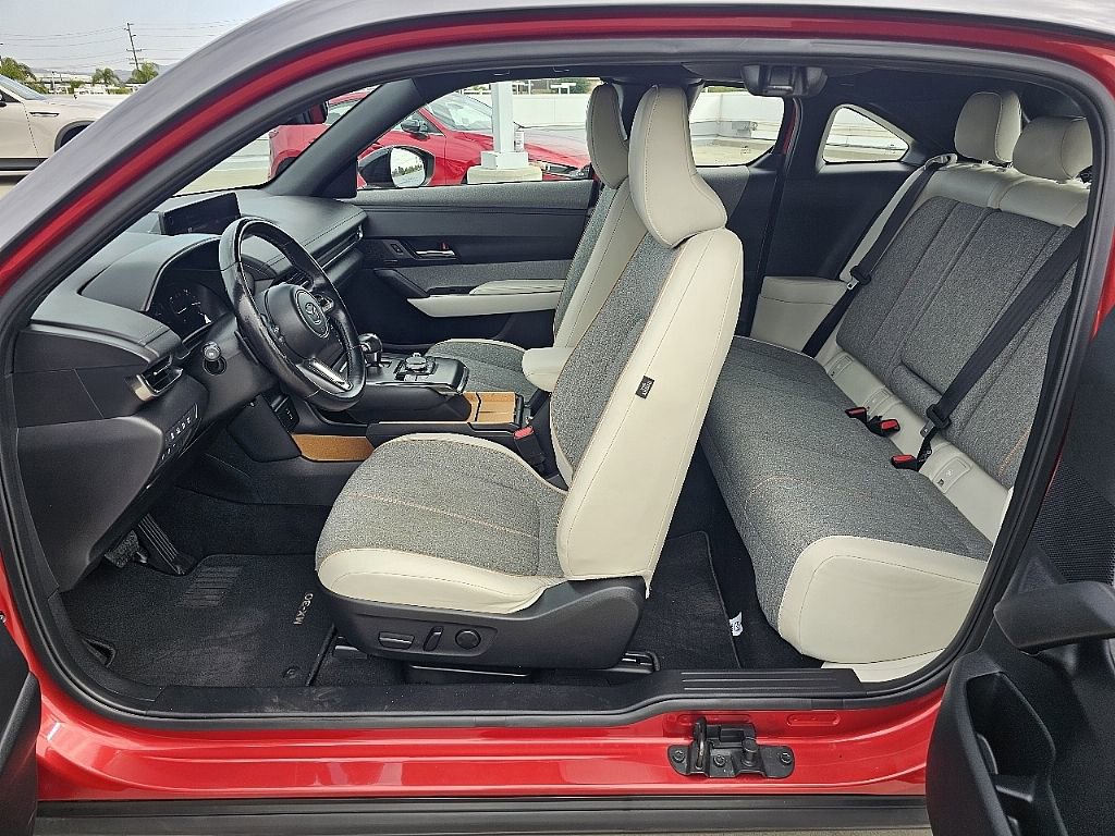Certified 2022 MAZDA MX-30 Electric w/ Premium Plus Pkg FWD image 26