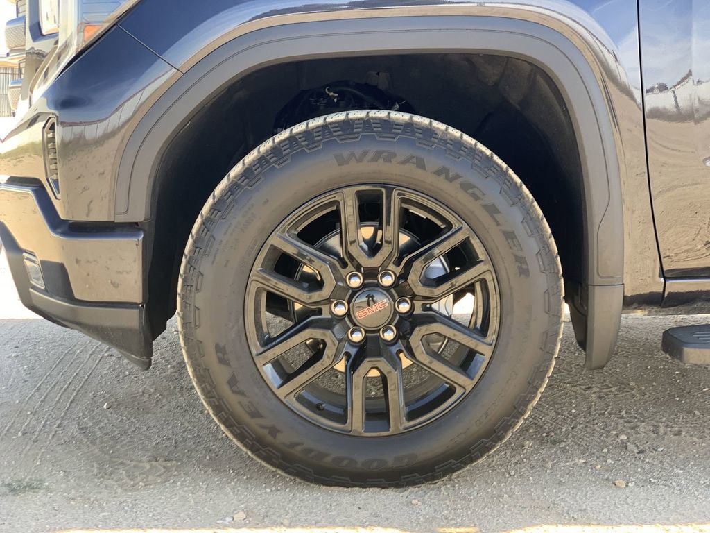 Certified 2025 GMC Sierra 1500 Elevation w/ LPO, Elevation Black Package image 32