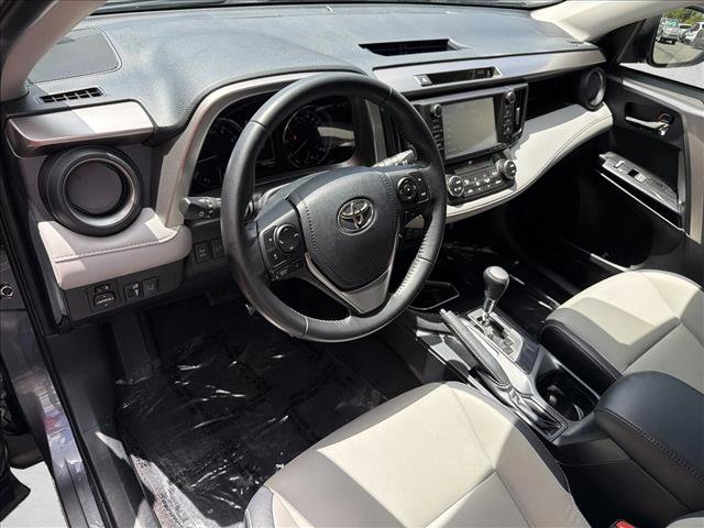 Used 2018 Toyota RAV4 Limited AWD/4WD image 13